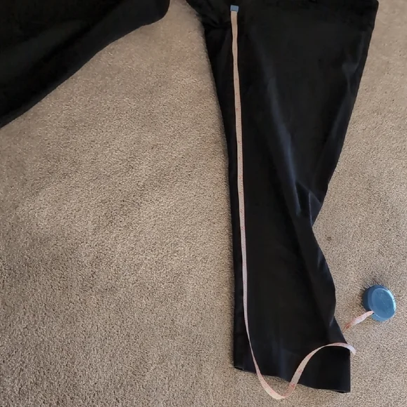 LOFT Black Capri Pants - Picture 6 of 9